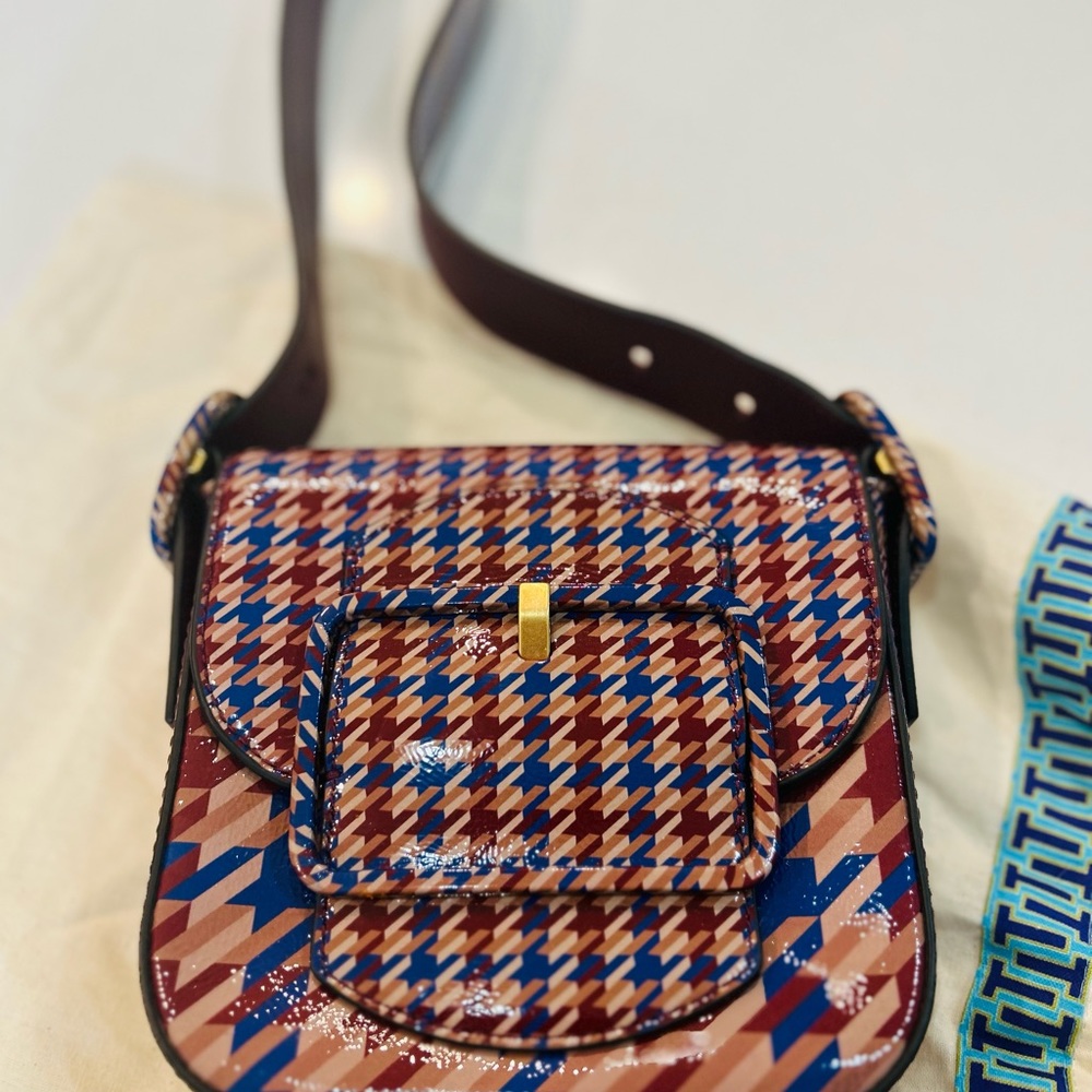 Authentic Tory Burch Sawyer shoulder bag. Plaid style.